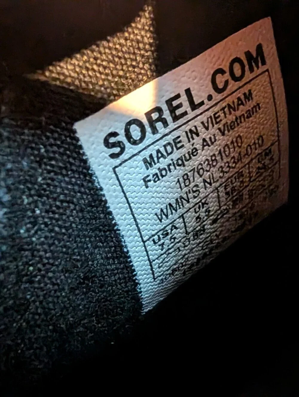 Sorel Harlow Chelsea boots in black, size 7.5